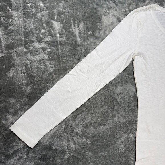 Ariat Dawn Henley long sleeve Shirt Womens Large Snow White 10013409 NWT - Picture 3 of 13